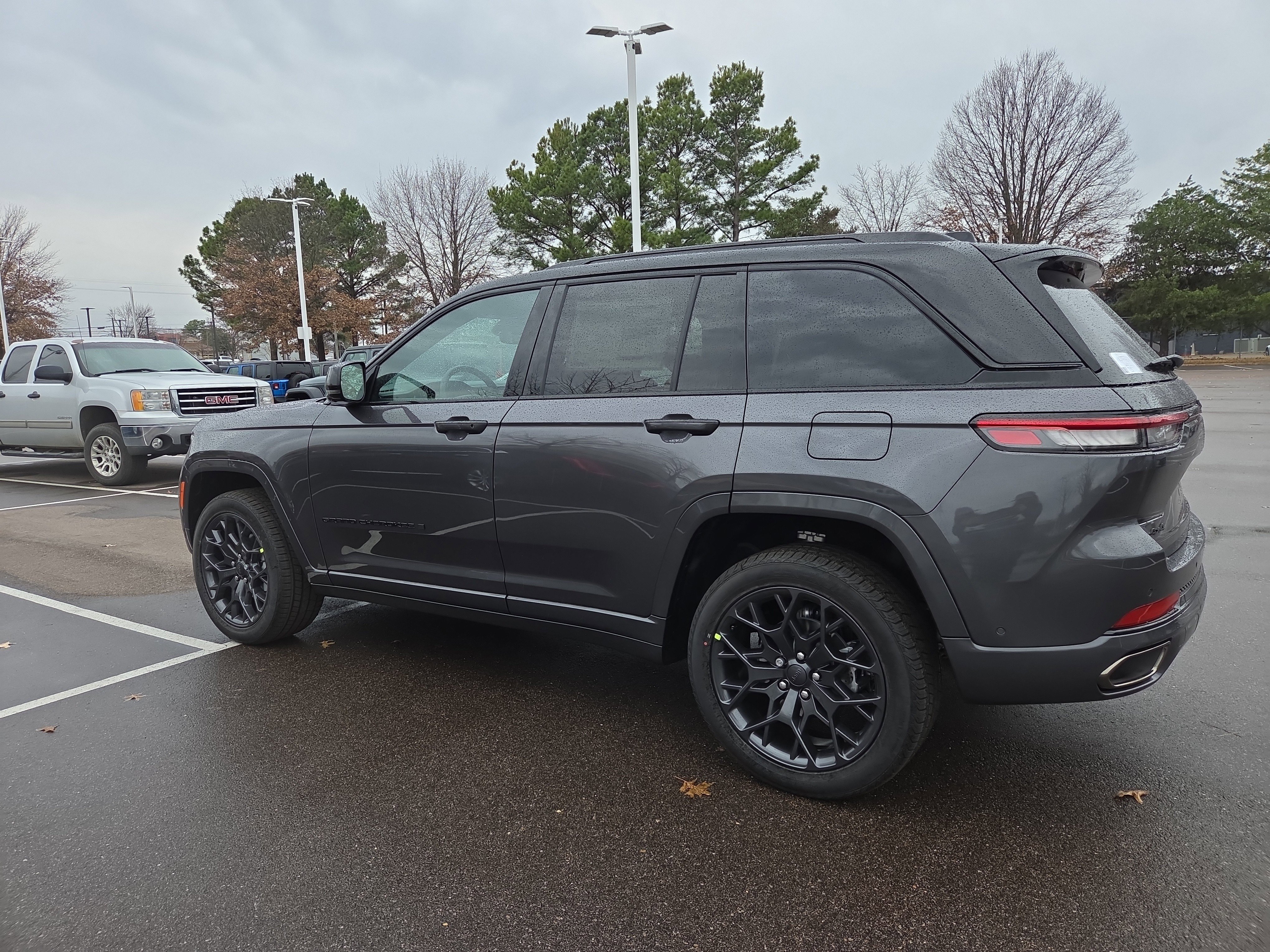 New 2025 Jeep Grand Cherokee Summit image 3