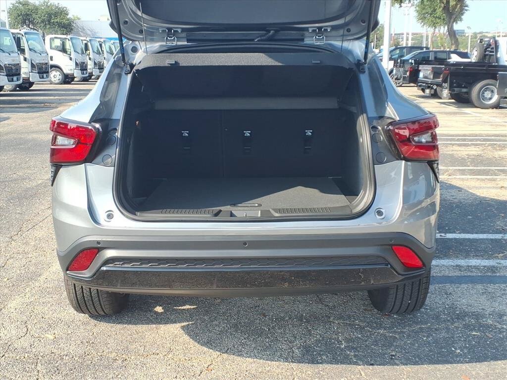 New 2026 Chevrolet Trax RS w/ Driver Confidence Package FWD image 12