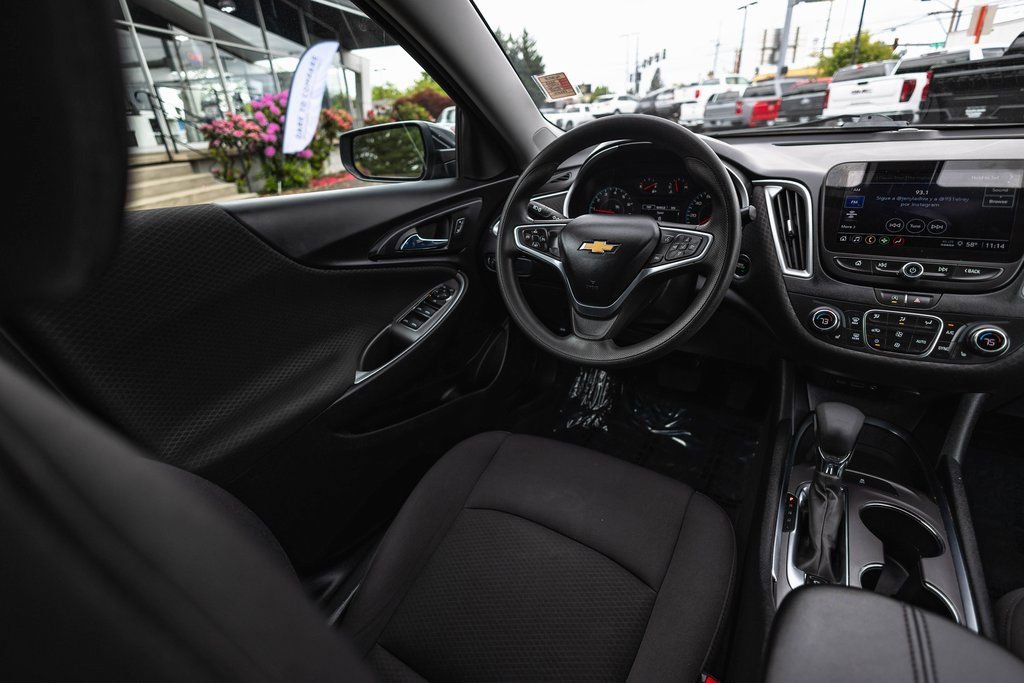 Used 2022 Chevrolet Malibu LT FWD image 18