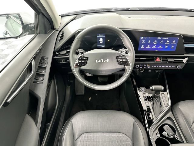 Used 2023 Kia Niro SX image 11