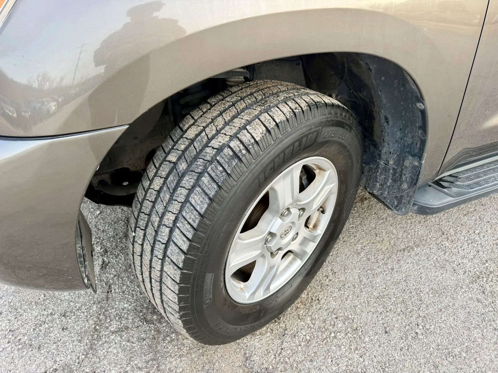 Used 2013 Toyota Sequoia SR5 w/ Premium Pkg image 9