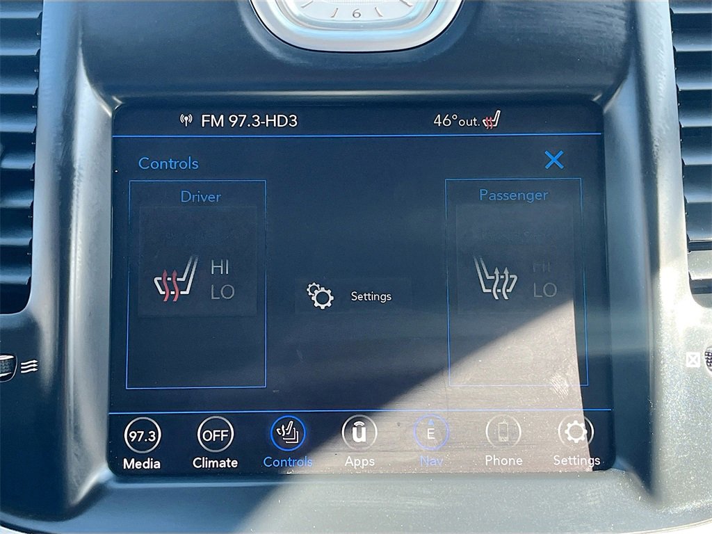 Used 2023 Chrysler 300 Touring L image 21