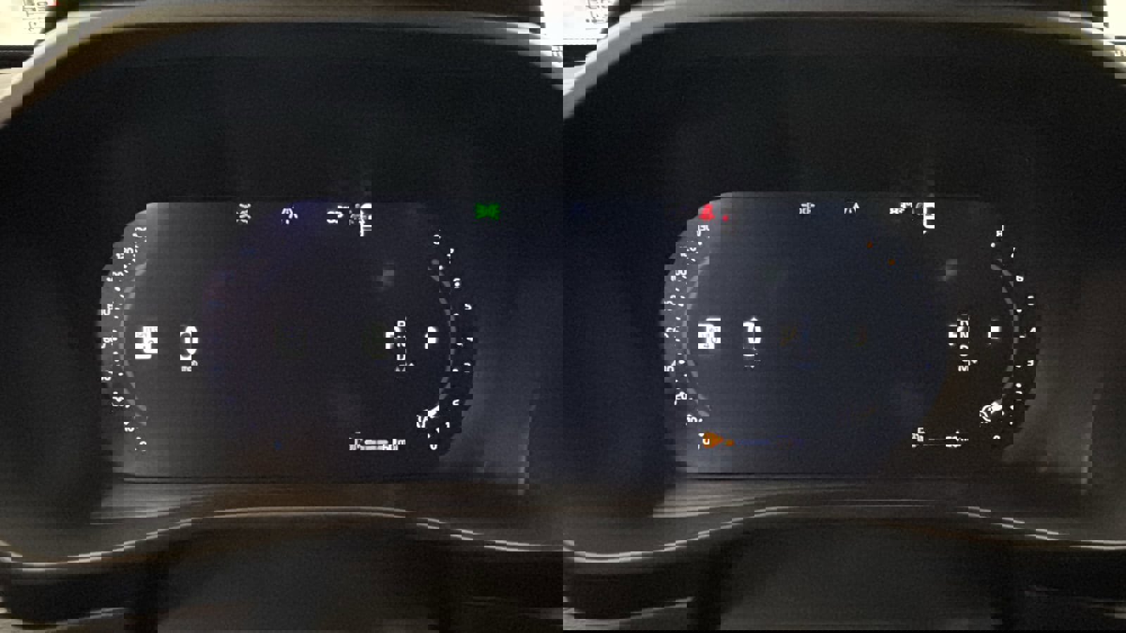 Used 2026 Volvo XC40 B5 Ultra w/ Protection Package Premier image 15