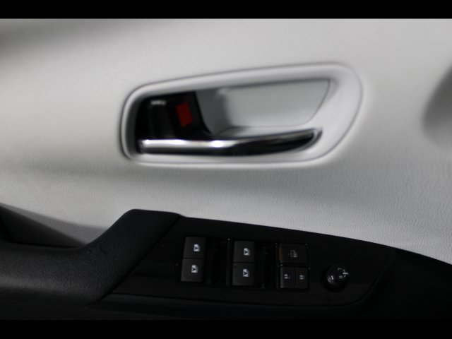 Used 2016 Toyota Prius Four Touring w/ Premium Convenience Package FWD image 18