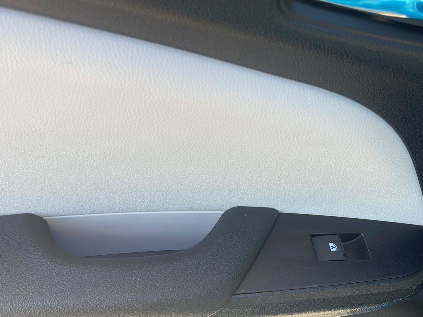 Used 2017 Toyota Prius Prime Premium FWD image 23
