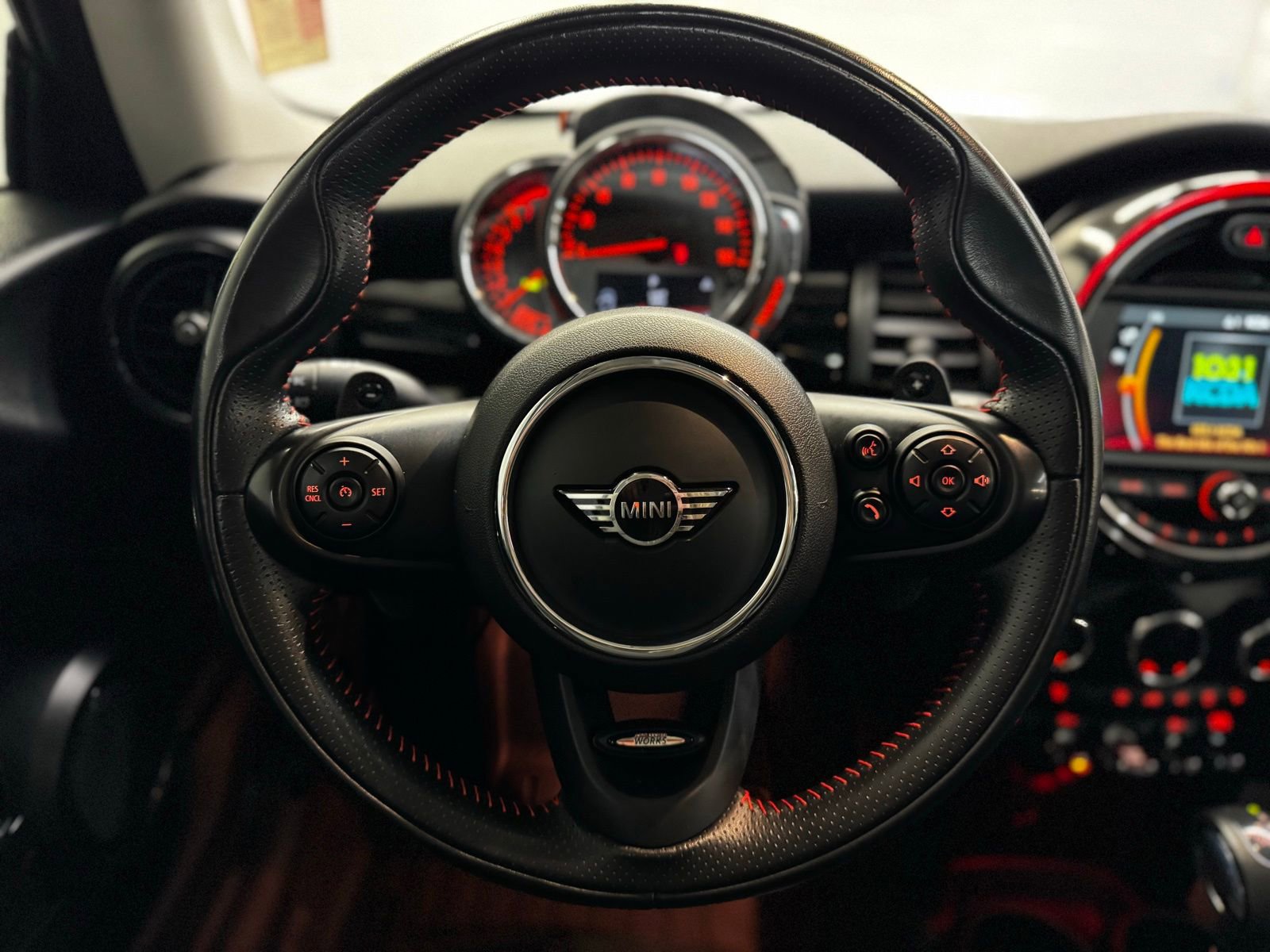 Used 2019 MINI Cooper S w/ Signature Upholstery Package image 20