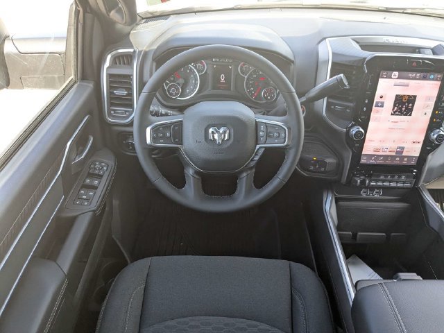 New 2026 RAM 2500 Big Horn AWD/4WD image 15