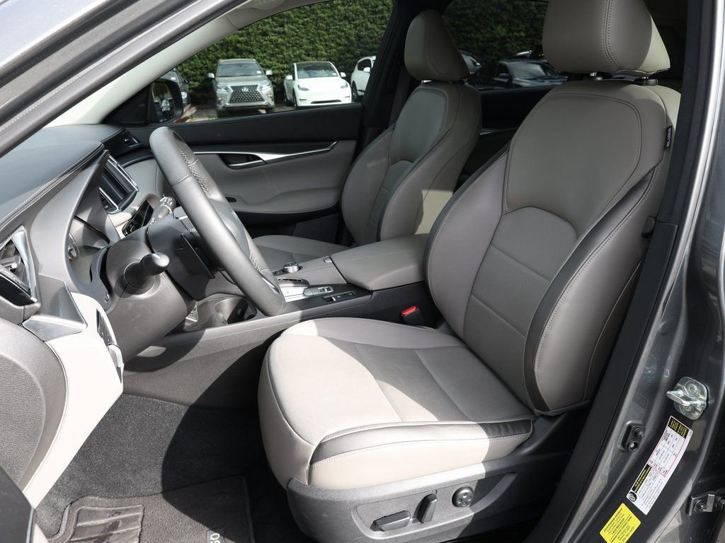Certified 2025 INFINITI QX50 Luxe image 17