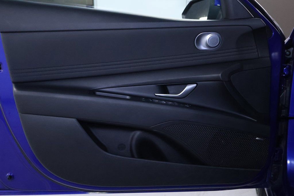 Used 2024 Hyundai Elantra Limited image 12