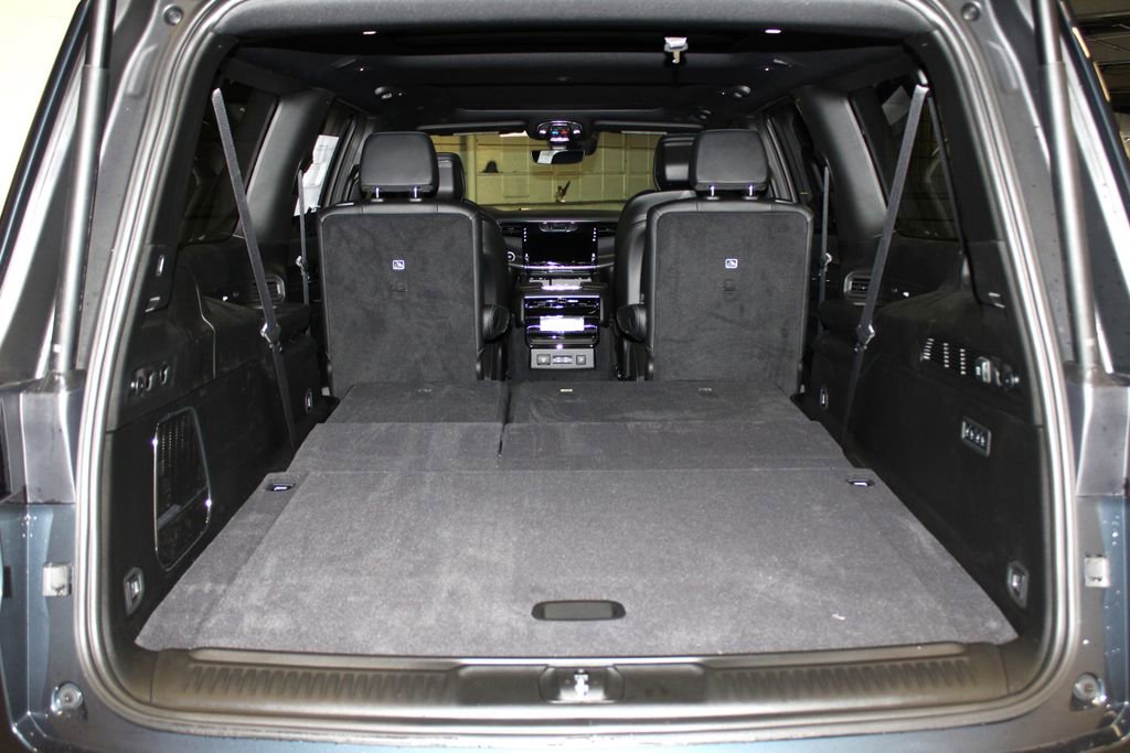 New 2025 Jeep Wagoneer L Series II image 41