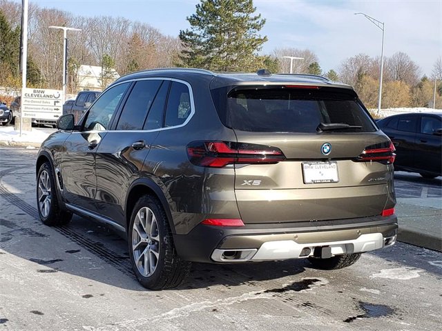 New 2026 BMW X5 xDrive50e w/ Premium Package image 7