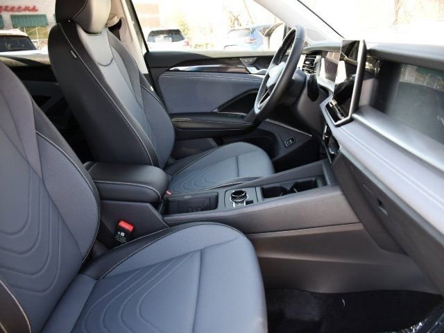 New 2026 Volkswagen Tiguan SE AWD/4WD image 28