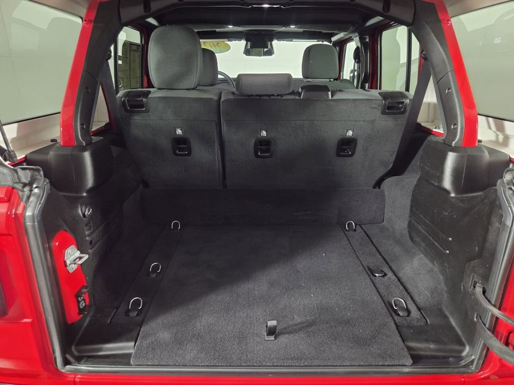 Certified 2025 Jeep Wrangler Sahara w/ Safety Group image 29