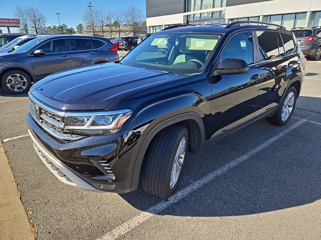 Used 2023 Volkswagen Atlas SE image 2