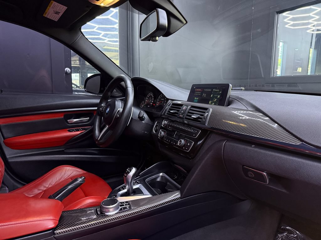 Used 2018 BMW M3 RWD image 26