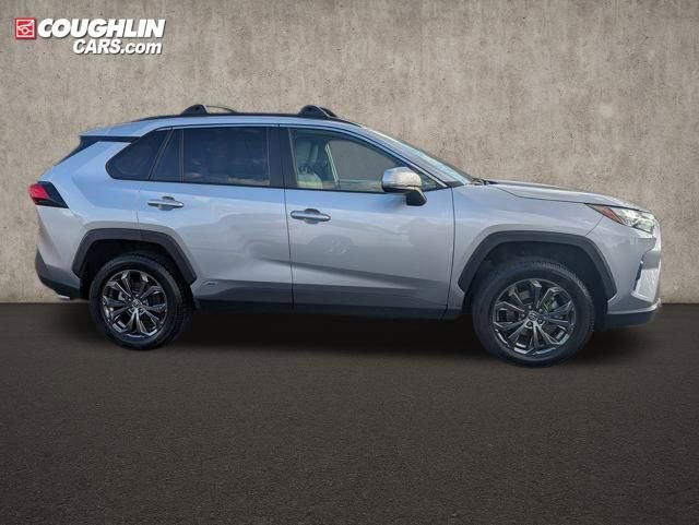Used 2023 Toyota RAV4 XLE Premium image 8