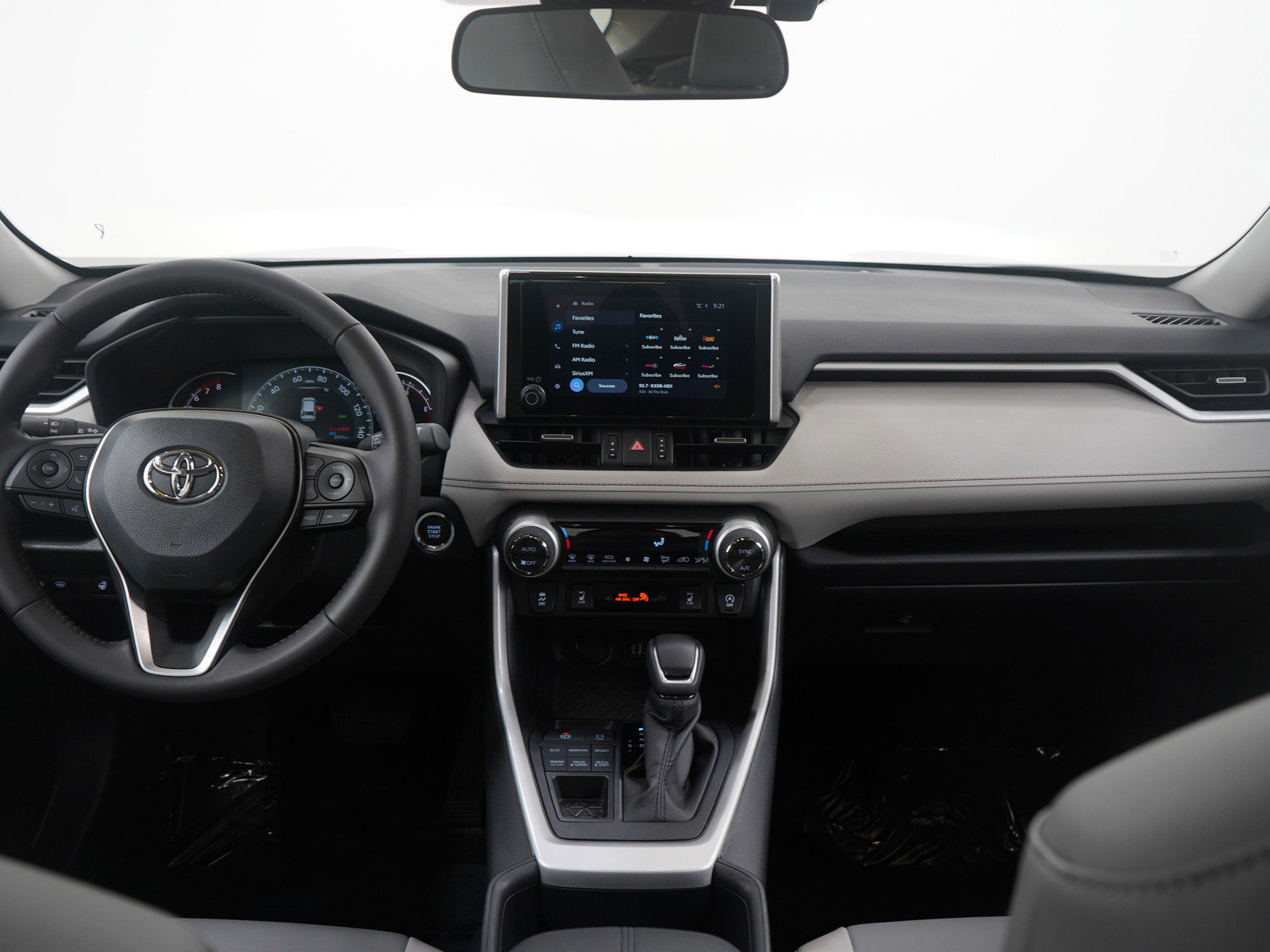 Used 2025 Toyota RAV4 XLE Premium w/ Weather Package AWD/4WD image 13