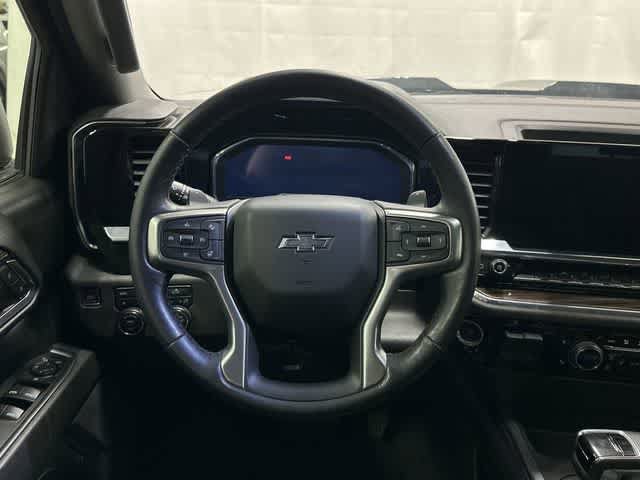 Used 2023 Chevrolet Silverado 1500 LT Trail Boss w/ LPO, Dark Essentials Package AWD/4WD image 15