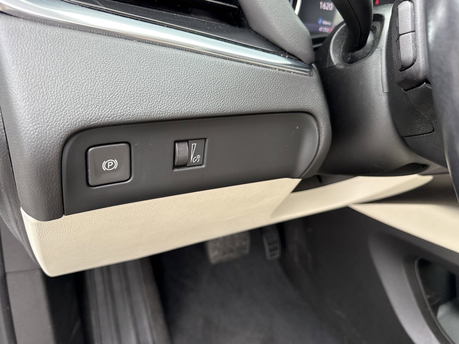 Used 2023 Buick Enclave Essence w/ Experience Buick Package image 20