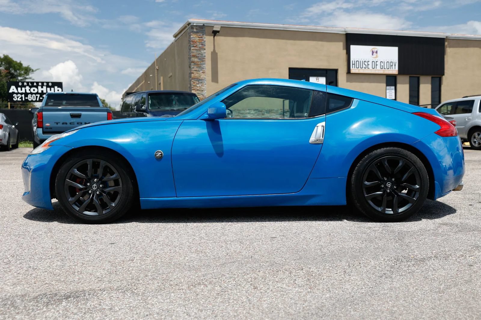 Used 2009 Nissan 370Z Touring RWD image 2