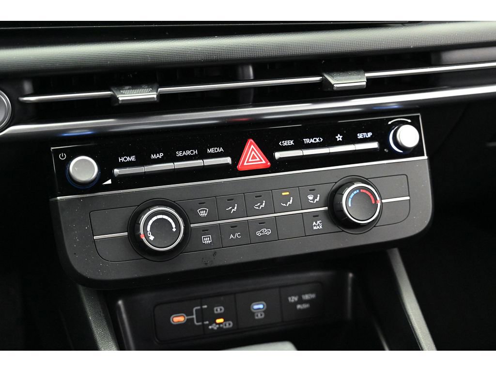 Used 2025 Hyundai Santa Cruz SE image 39