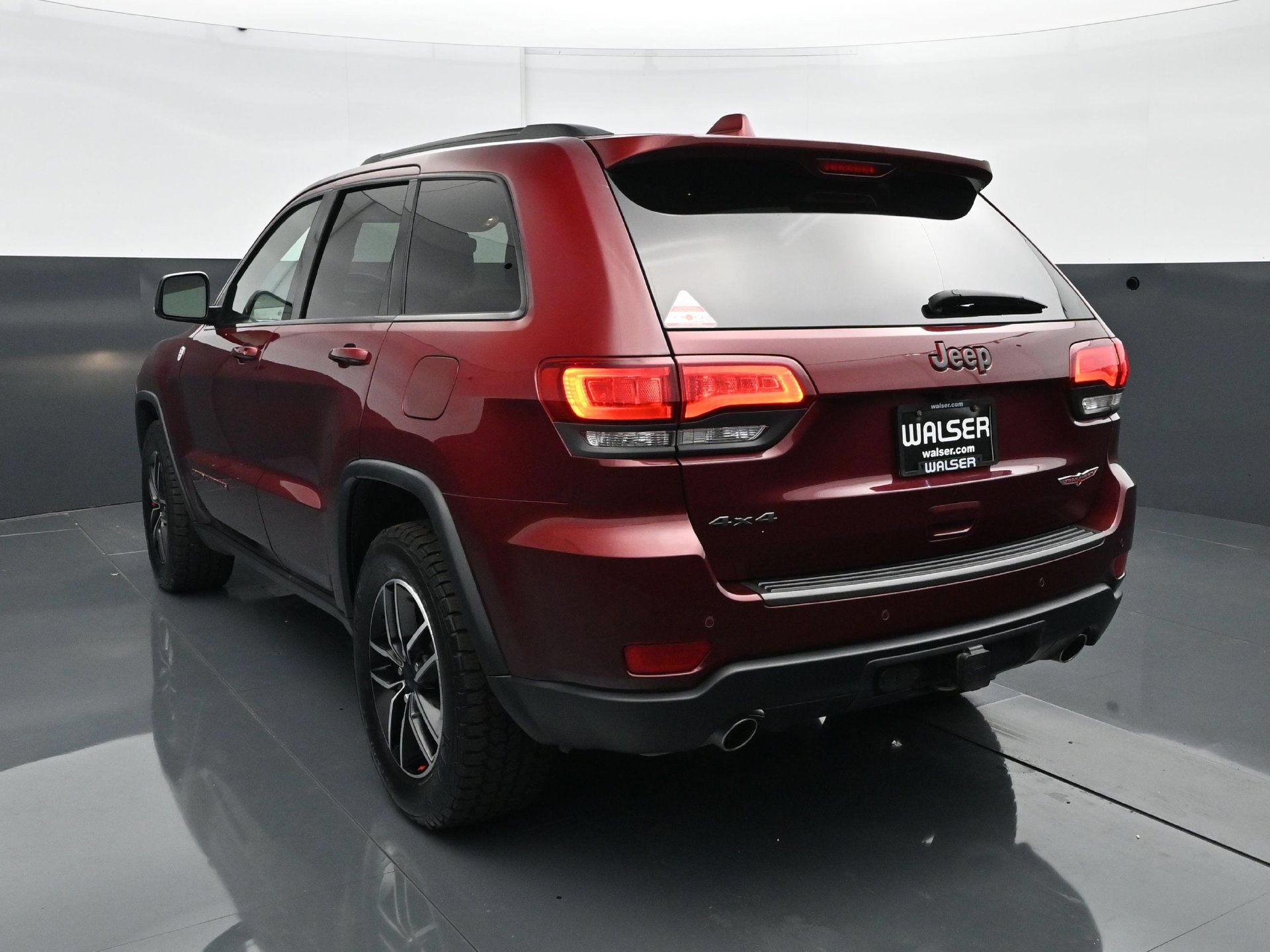Used 2021 Jeep Grand Cherokee Trailhawk w/ Trailhawk Luxury Group AWD/4WD image 5