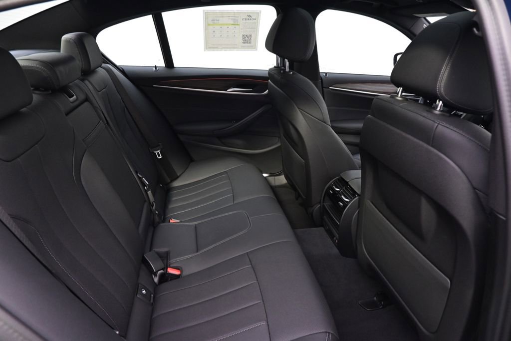 Used 2023 BMW 540i w/ Convenience Package image 19