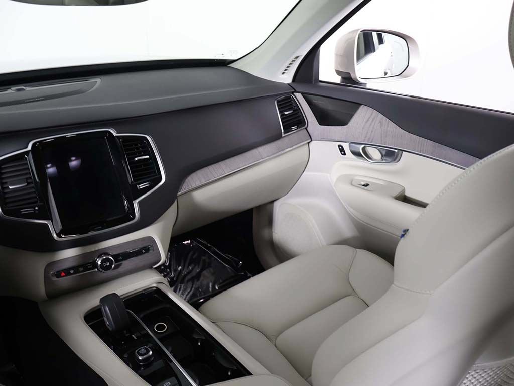 Used 2024 Volvo XC90 T8 Plus w/ Protection Package Premier AWD/4WD image 42
