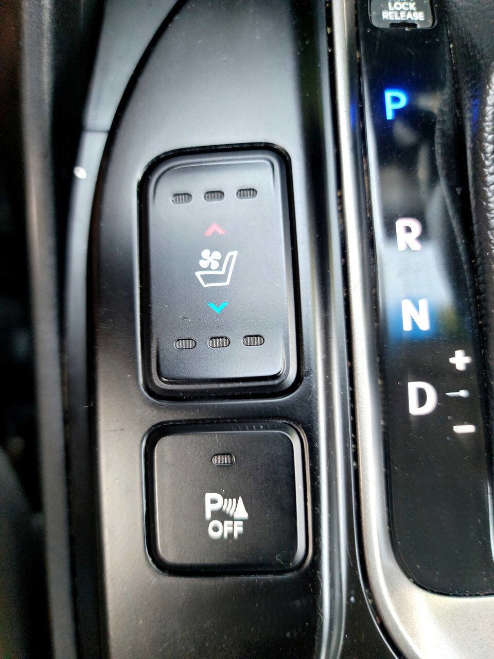 Used 2015 Hyundai Santa Fe Sport 2.0T w/ Option Group 05 image 15