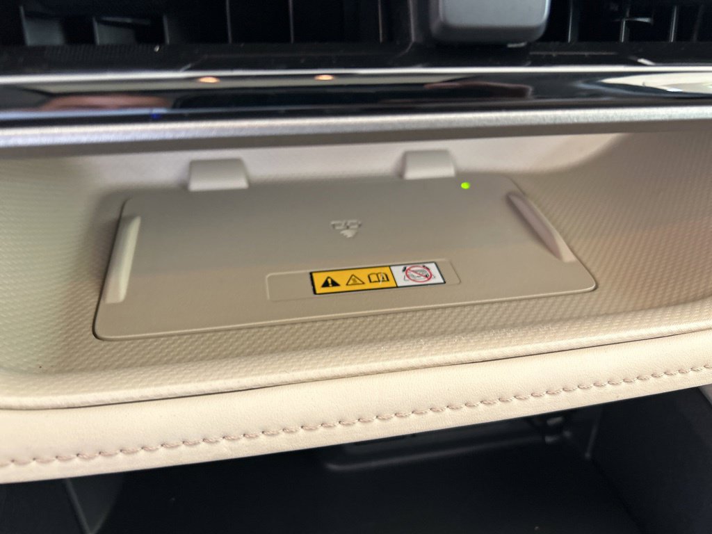 Used 2024 Toyota Highlander XLE AWD/4WD image 40