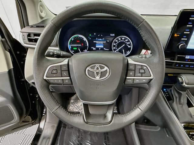Used 2024 Toyota Sienna Limited AWD/4WD image 11
