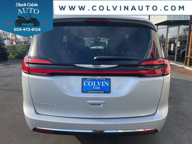 Used 2024 Chrysler Pacifica Touring-L image 31
