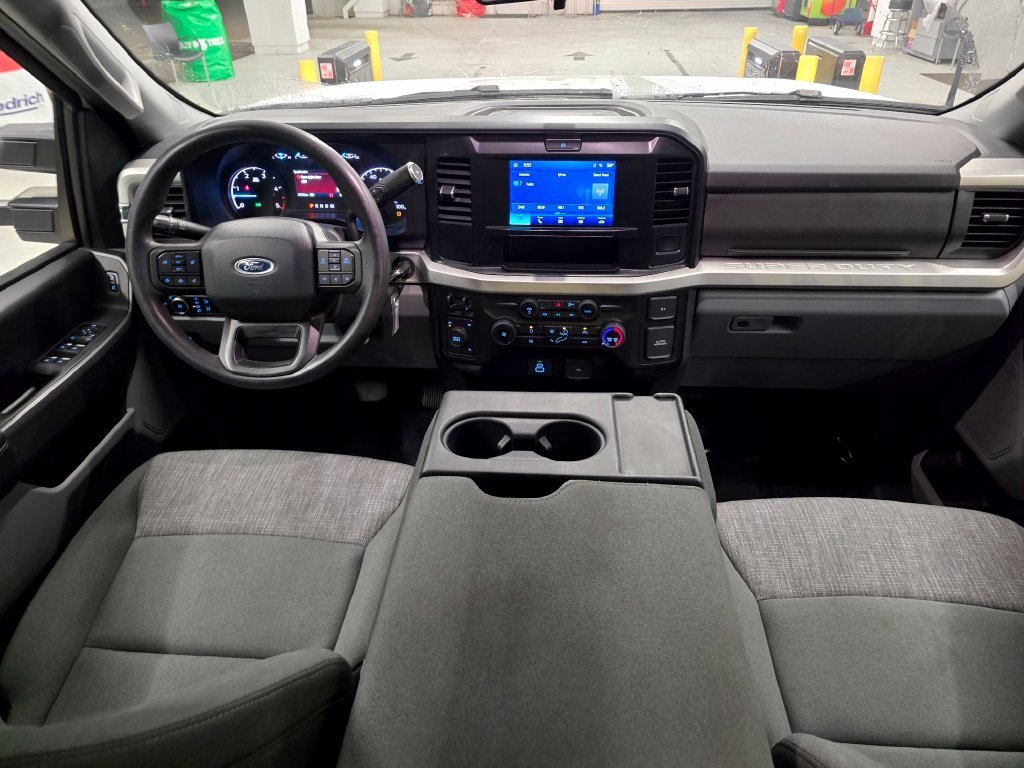Used 2025 Ford F250 XLT AWD/4WD image 39