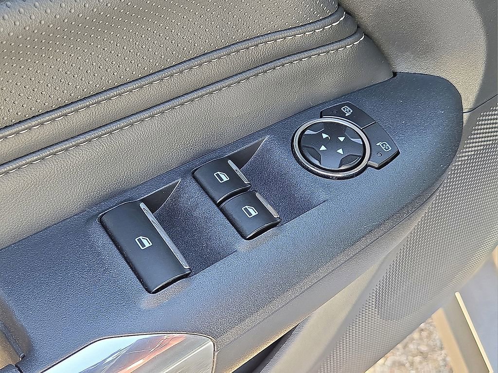 Used 2025 Ford Mustang Premium image 19