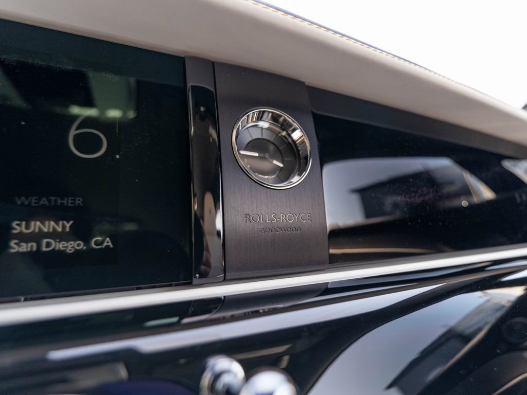 Used 2025 Rolls-Royce Spectre w/ Spectre Launch Package AWD/4WD image 14
