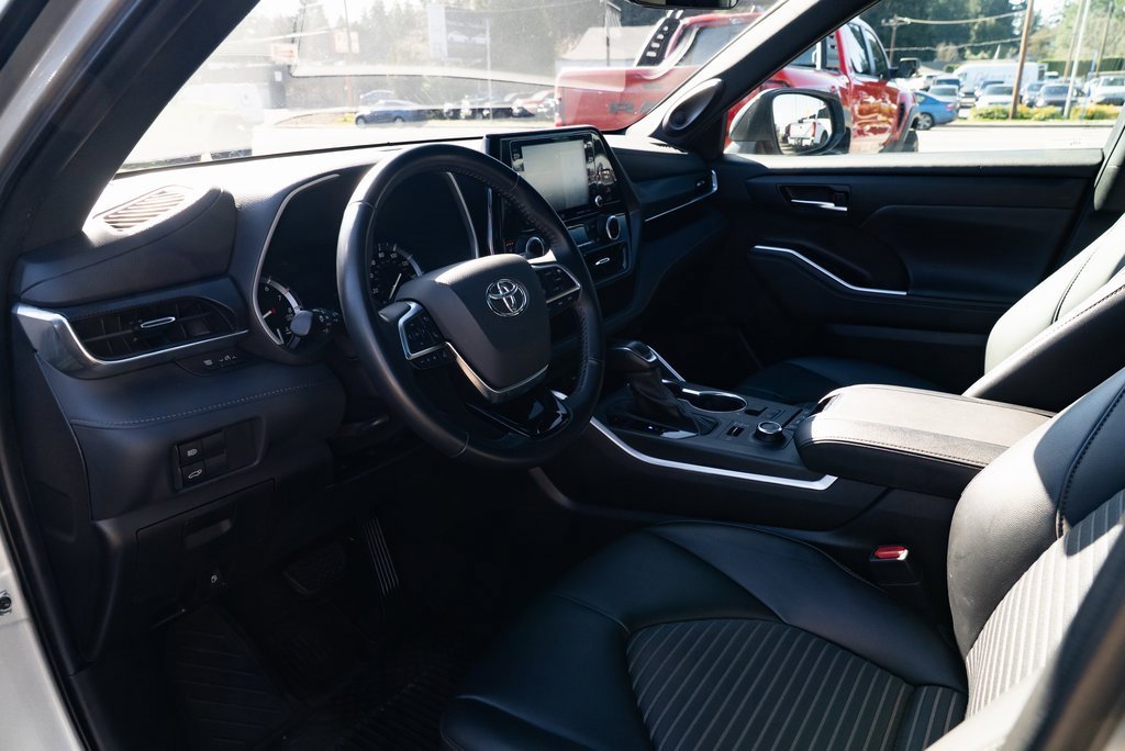 Used 2021 Toyota Highlander XSE image 18