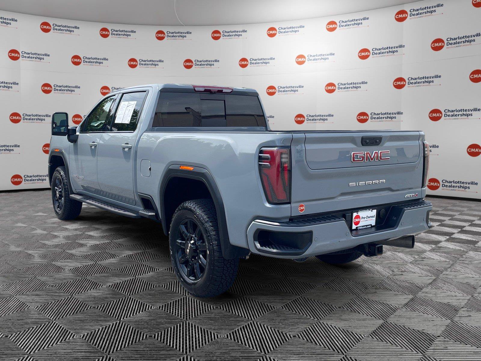 Used 2024 GMC Sierra 2500 AT4 w/ AT4 Premium Plus Package AWD/4WD image 3