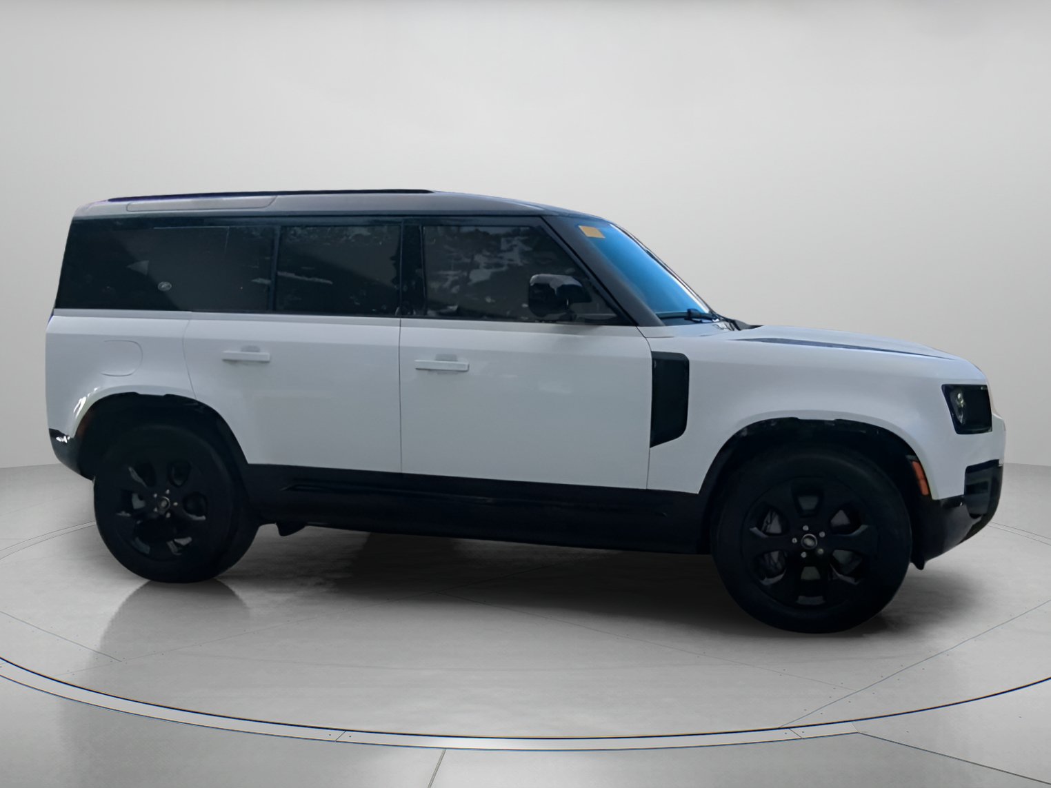 Used 2024 Land Rover Defender 110 X-Dynamic SE AWD/4WD image 34