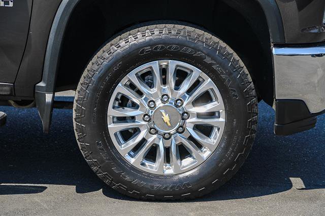 Used 2020 Chevrolet Silverado 2500 LTZ w/ LTZ Plus Package image 8