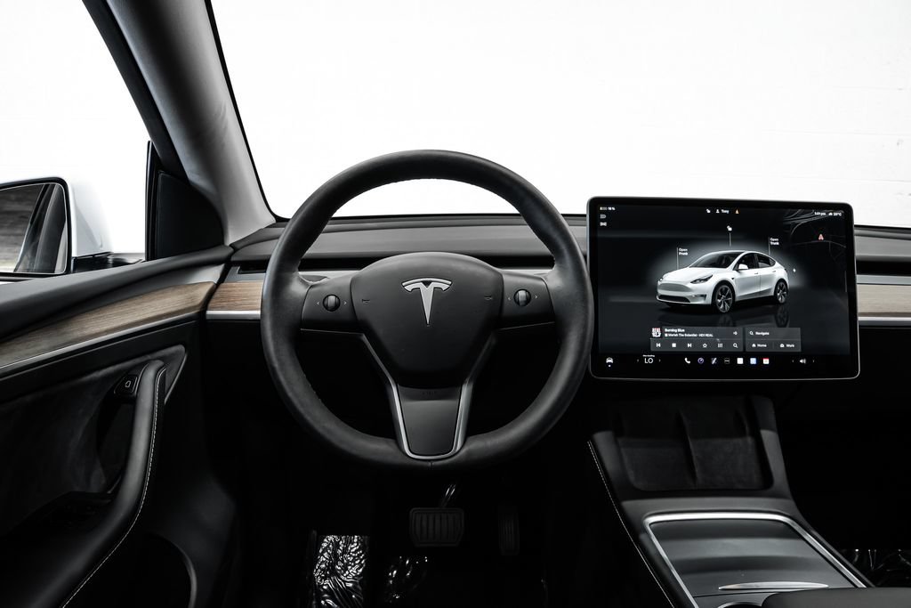 Used 2025 Tesla Model Y Long Range RWD image 22