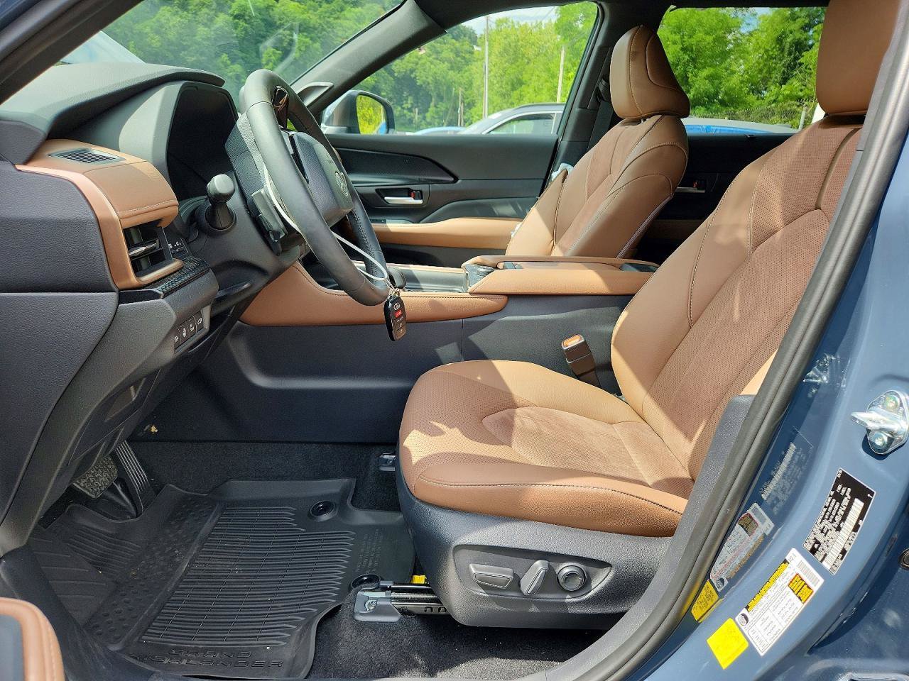 Used 2026 Toyota Grand Highlander AWD Hybrid image 6