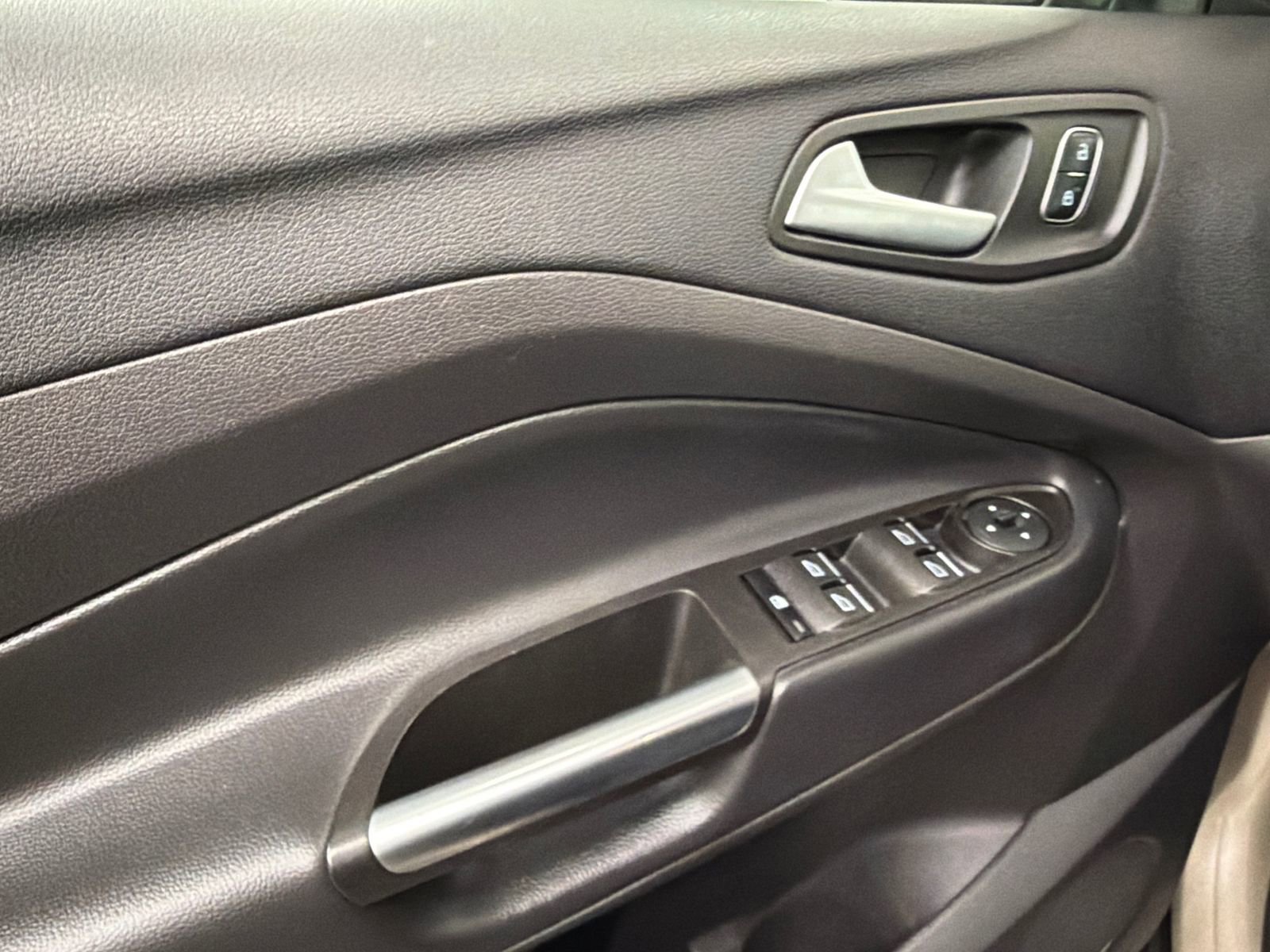 Used 2017 Ford C-MAX SE FWD image 31