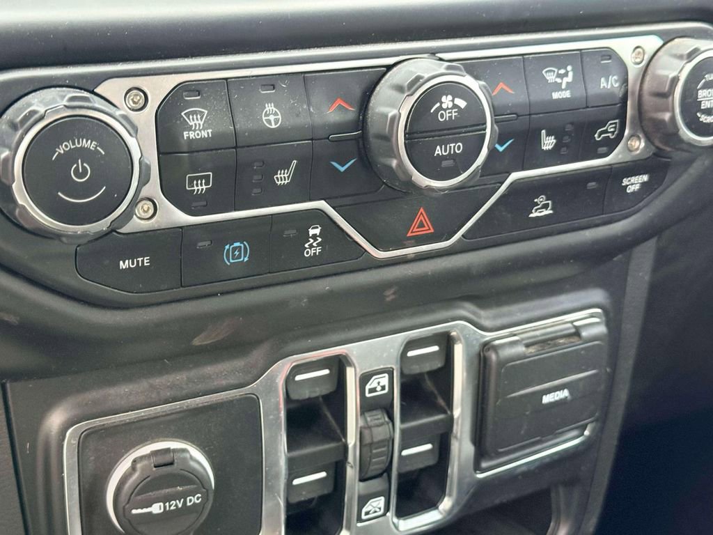 Used 2023 Jeep Wrangler Unlimited Sahara w/ Cold Weather Group AWD/4WD image 21