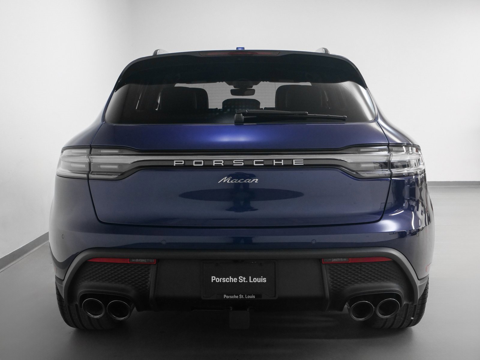 Certified 2025 Porsche Macan image 11