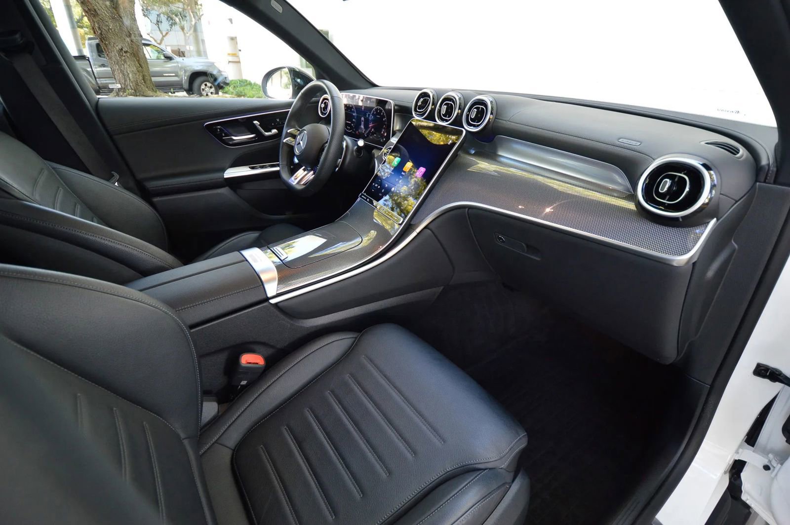 Used 2025 Mercedes-Benz GLC 43 AMG 4MATIC image 29