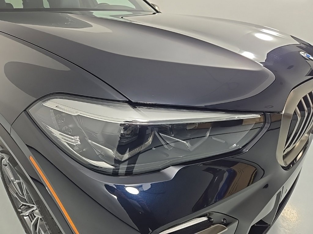 Used 2020 BMW X5 M50i w/ Premium Package image 11