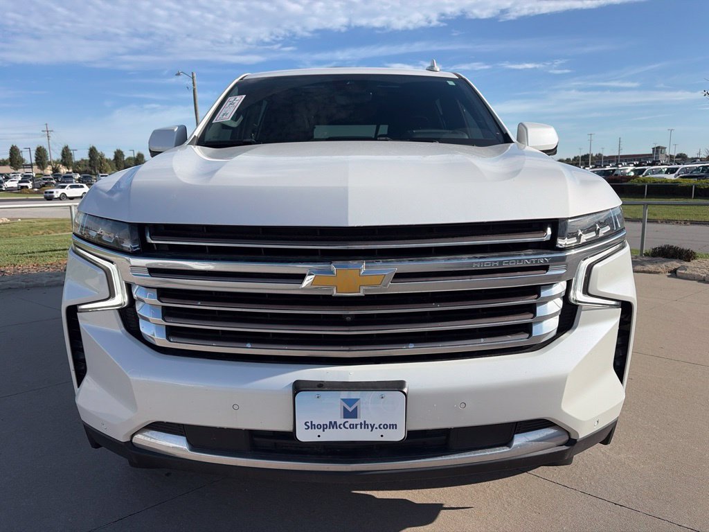 Used 2023 Chevrolet Suburban High Country w/ Premium Package 2 AWD/4WD image 3