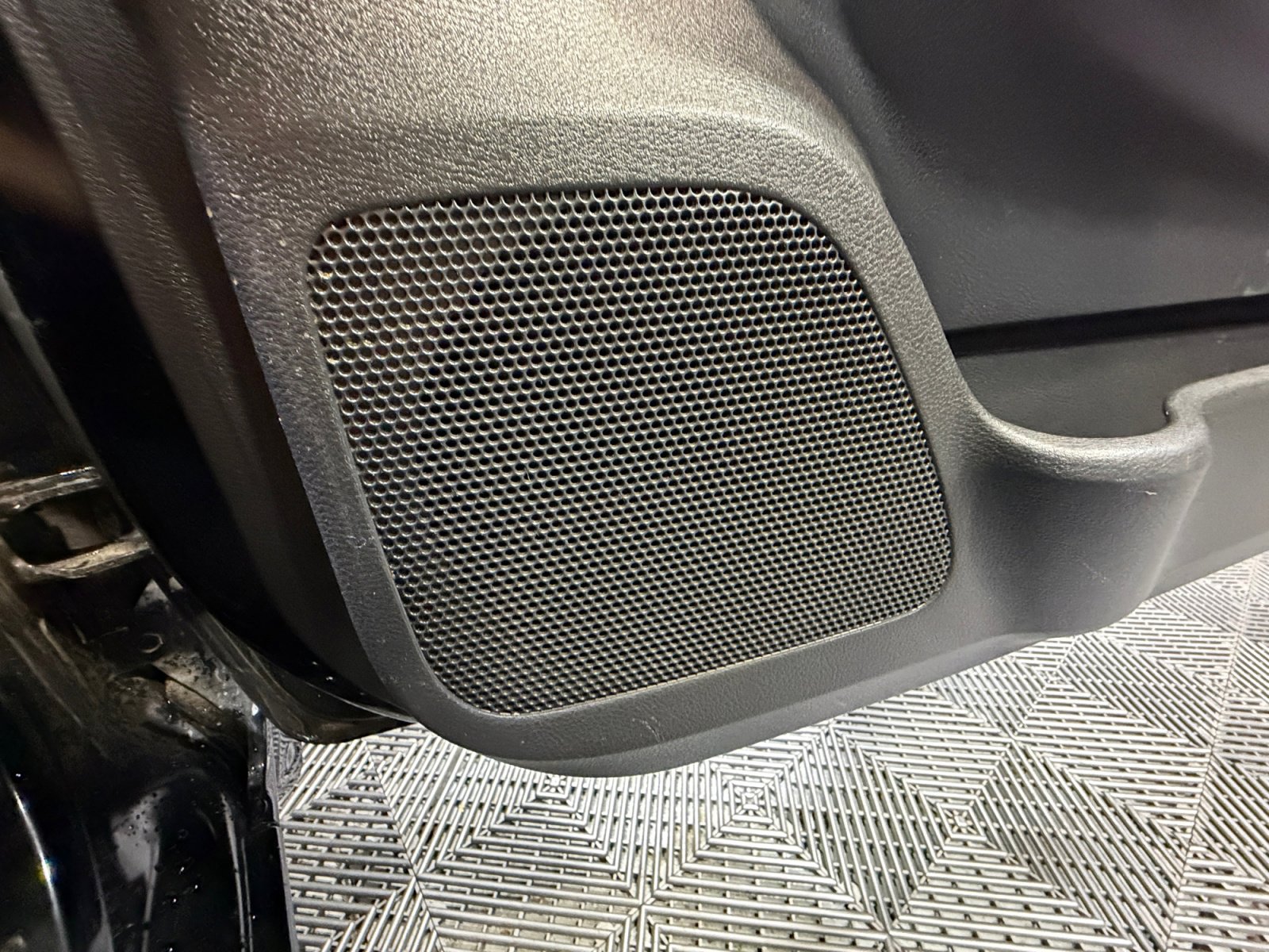 Used 2020 Nissan Versa SV image 27