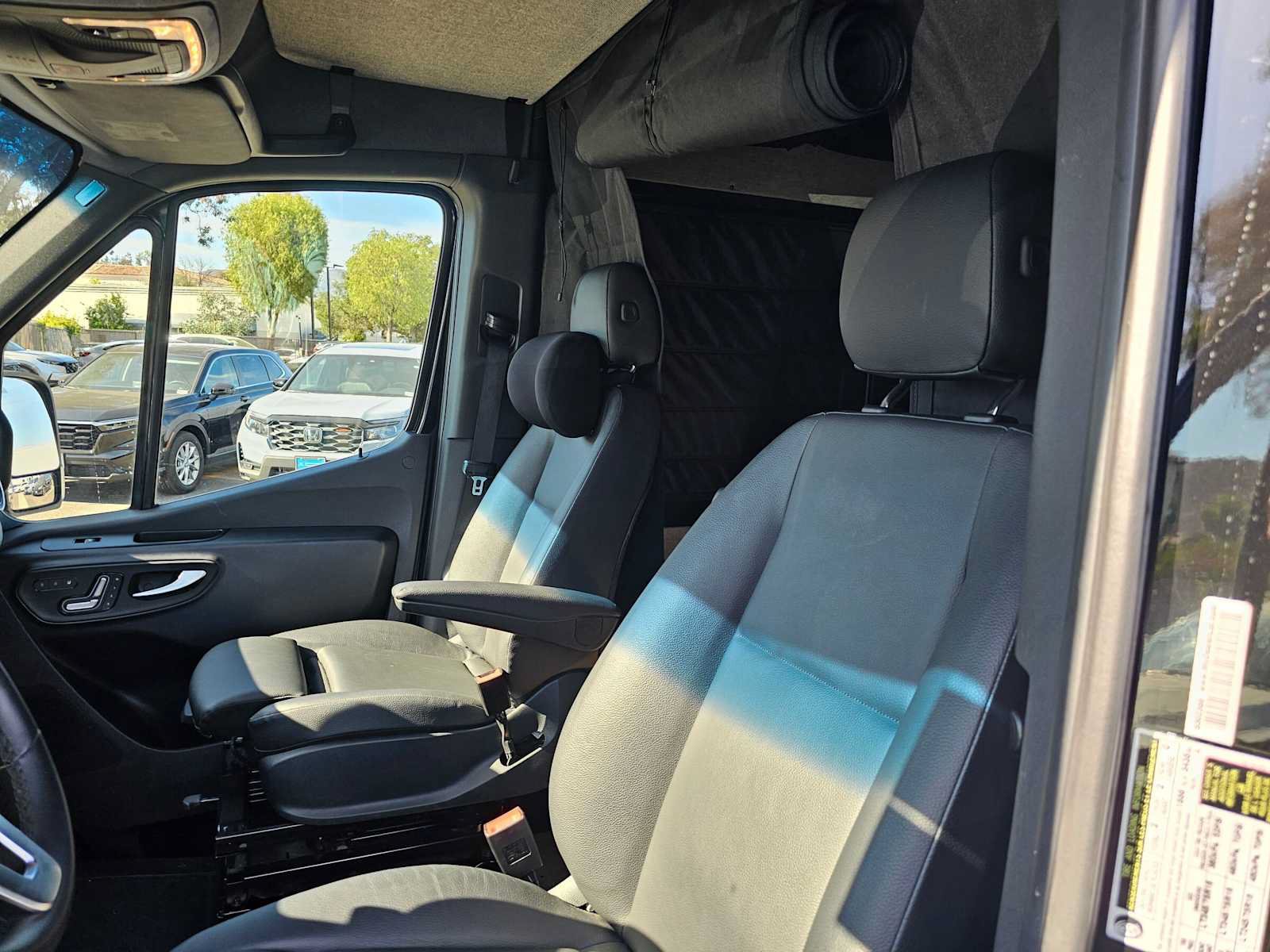 Used 2024 Mercedes-Benz Sprinter 2500 image 25