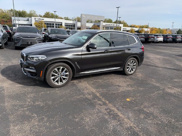 Used 2018 BMW X3 xDrive30i w/ Executive Package AWD/4WD image 2